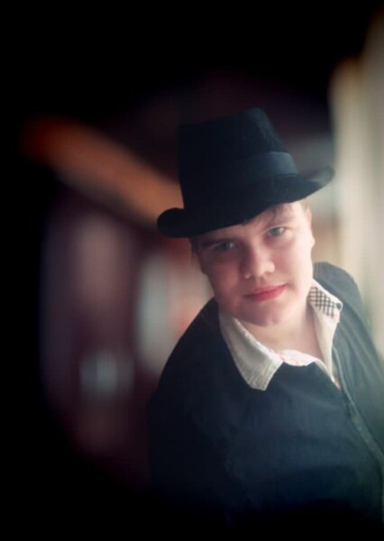 Zoe Szymon photo