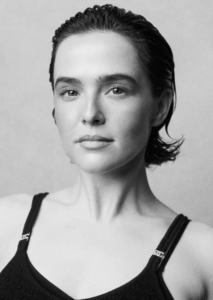 Zoey Deutch photo