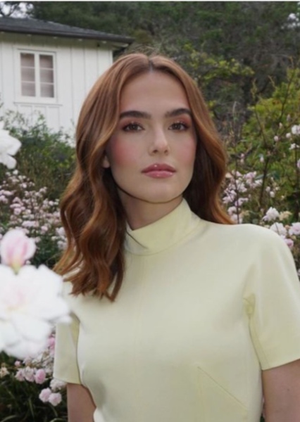 Zoey Deutch photo