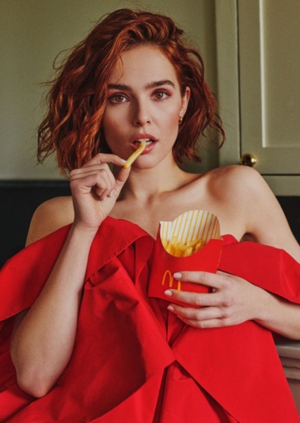 Zoey Deutch photo
