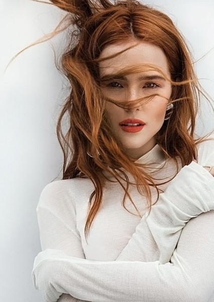 Zoey Deutch photo