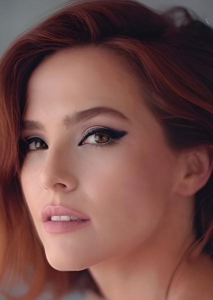 Zoey Deutch photo
