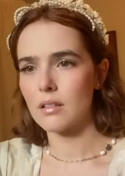 Zoey Deutch photo