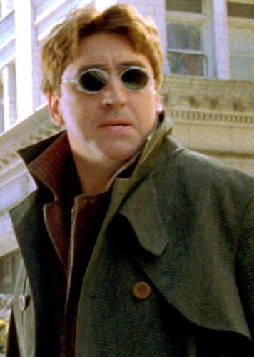 Alfred Molina photo 1