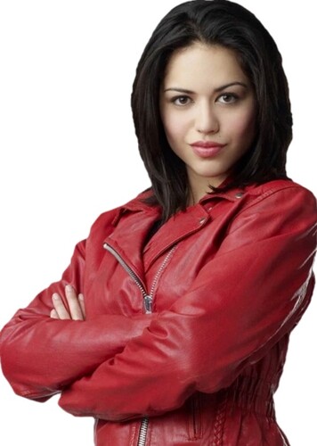 Alyssa Diaz photo 1