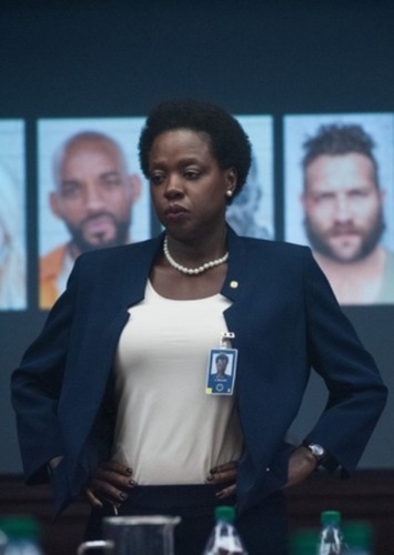 Amanda Waller photo 2
