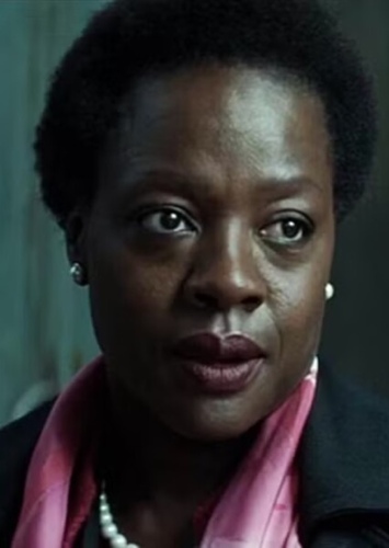 Amanda Waller photo 1