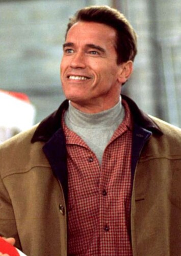 Arnold Schwarzenegger photo 2