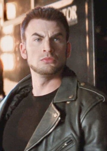 Chris Evans photo 2