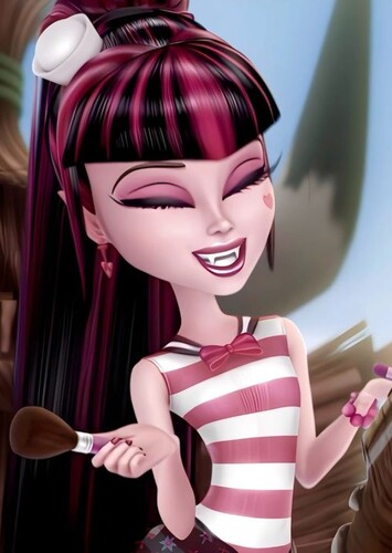 Draculaura photo 1