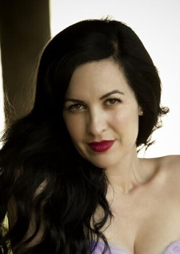 Grey Delisle photo 1