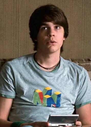 Johnny Simmons photo 2