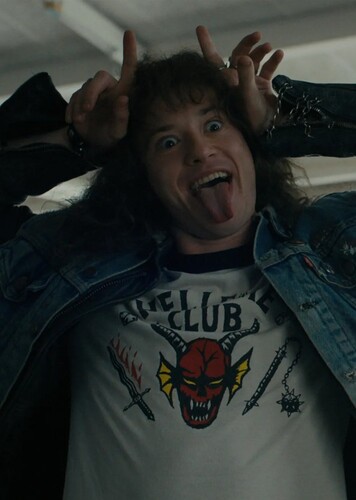 Joseph Quinn photo 2