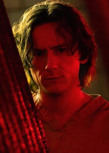 Lewis Pullman photo 3