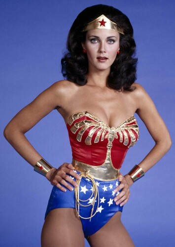 Lynda Carter photo 1