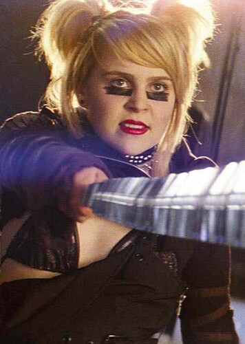 Mae Whitman photo 2