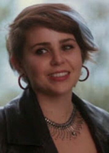 Mae Whitman photo 4