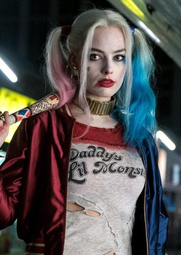 Margot Robbie photo 1