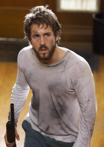 Ryan Reynolds photo 3