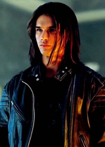 Steven Strait photo 1