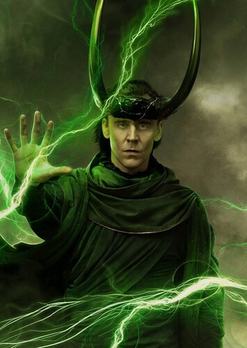 Tom Hiddleston photo 1