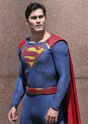 Tyler Hoechlin photo 2