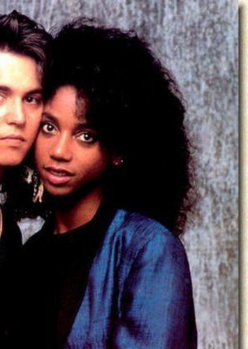 Holly Robinson