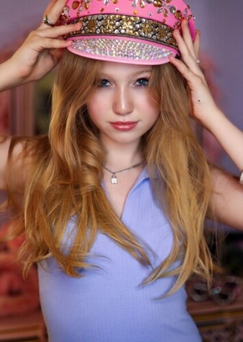 Abigail Zoe Lewis