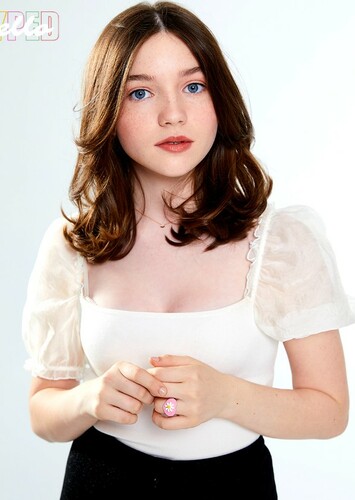 Alexa Swinton