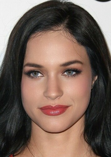 Alexis Knapp