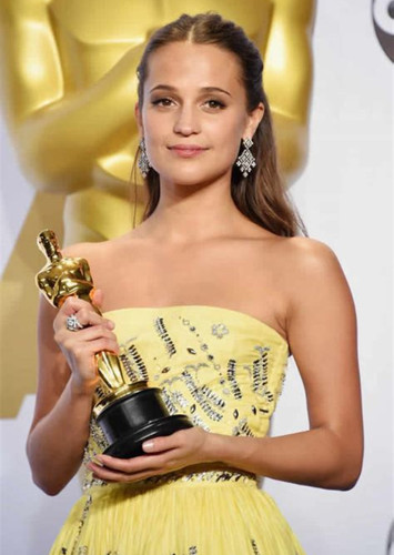 Alicia Vikander