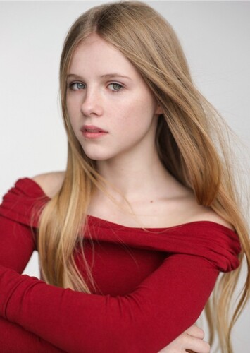 Alyla Browne
