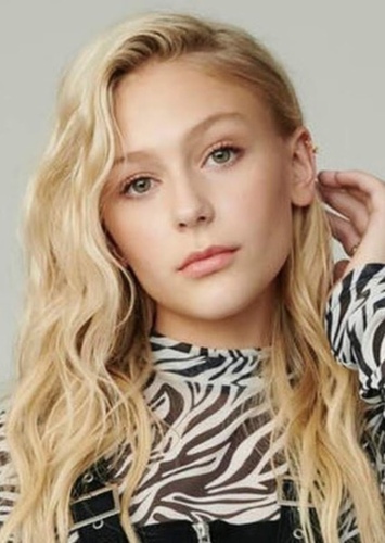 Alyvia Alyn Lind