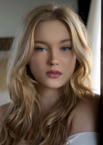 Anna Kaplan