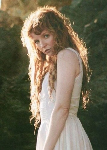 Annie Cresta