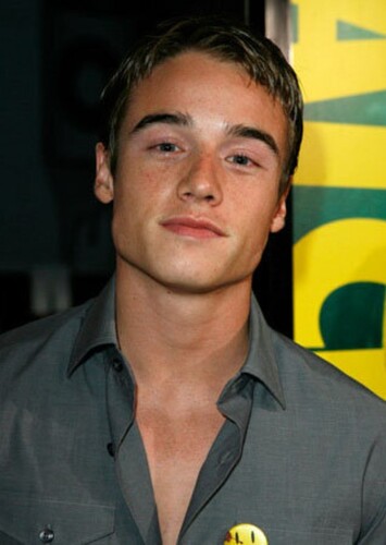 Brando Eaton