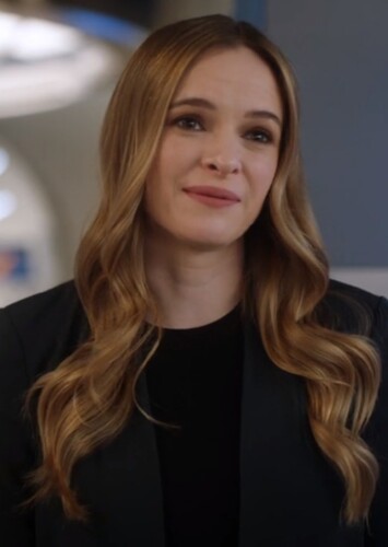 Caitlin Snow