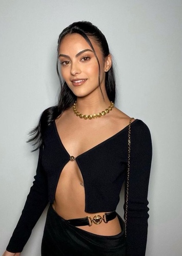Camila Mendes