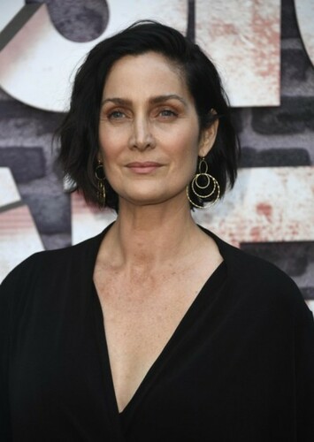Carrie - Anne Moss