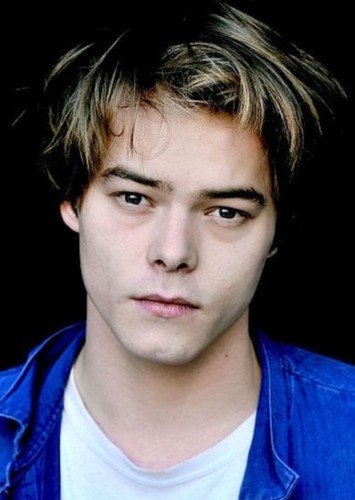 Charlie Heaton