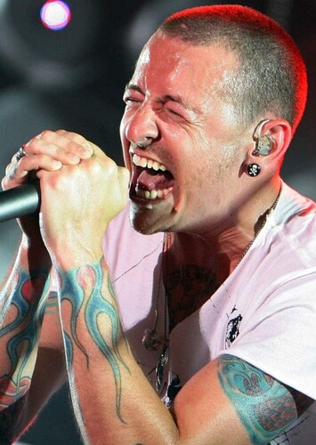Chester Bennington (Singing Voice)