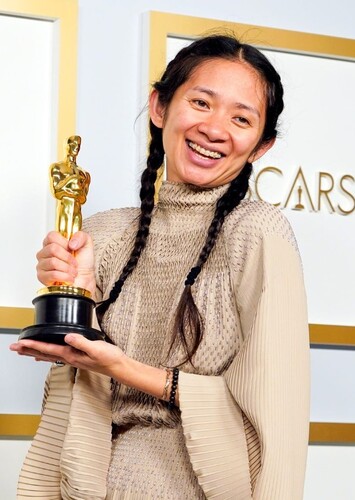 Chloe Zhao 🏆