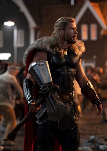 Chris Hemsworth