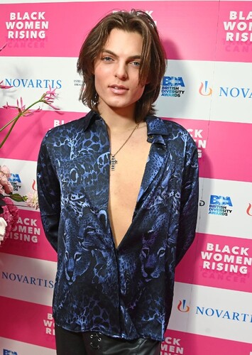 Damian Hurley