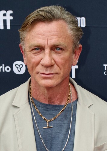 Daniel Craig