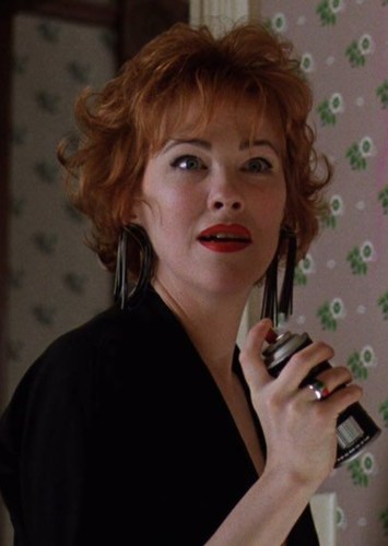 Delia Deetz