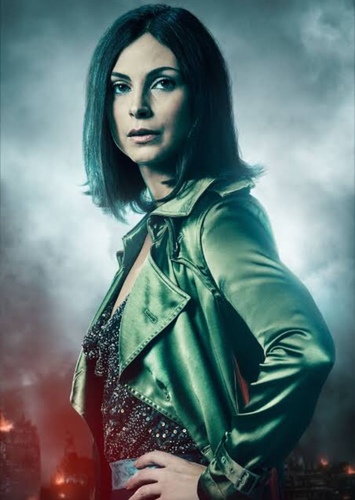 Dr. Leslie Thompkins