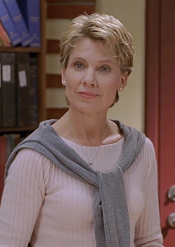 Dr. Maggie Walsh