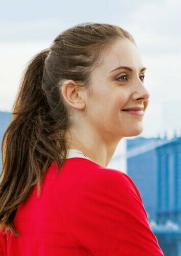 Elaine "Lainey" Dalton (Turkish Remake)