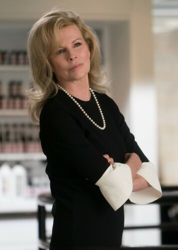 Elena Lincoln
